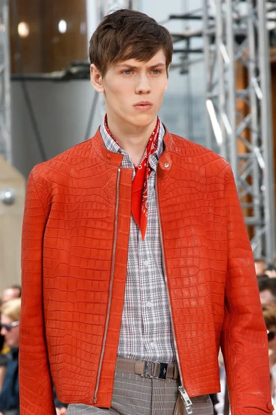 Look 49